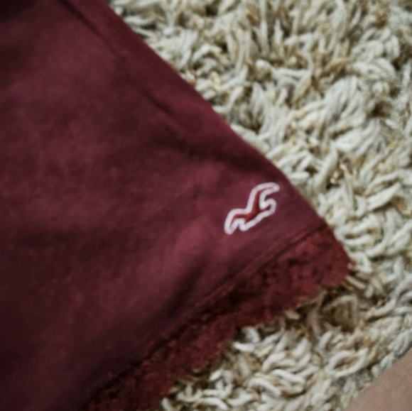 Maroon hollister tank shirt - Picture 2 of 4